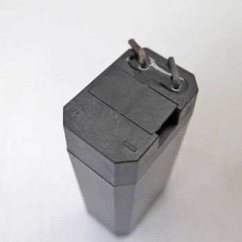 باتری سیلد اسید 4 ولت 800 میلی آمپر باتری سیلد اسید 4 ولت 800 میلی آمپر