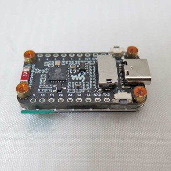 برد توسعه ESP32 C6 با نمایشگر LCD 1.47 اینچ و چراغ‌ RGB