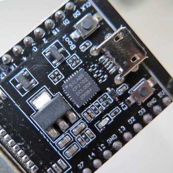 برد توسعه ESP32 WROOM-32U دارای بلوتوث وایفای داخلی