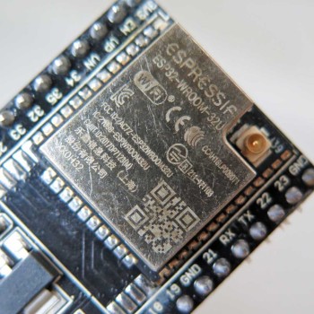 برد توسعه ESP32 WROOM-32U دارای بلوتوث وایفای داخلی و چیپ CP2102