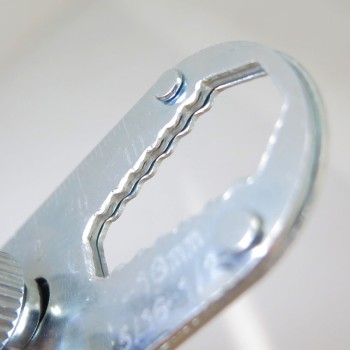 کاتر فلزی استیل چند کاره با تیغه کشویی مدل A12045