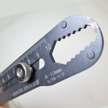 کاتر فلزی استیل ضد زنگ چند کاره با تیغه کشویی BAOLIAN