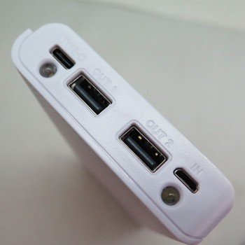 کیت پاور بانک 8 باتری دارای دو خروجی USB و نمایشگر دیجیتال