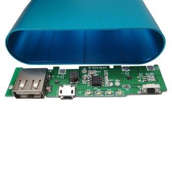 قطعات یدکی کیت پاور بانک 8 باتری دارای خروجی 5V 2A USB