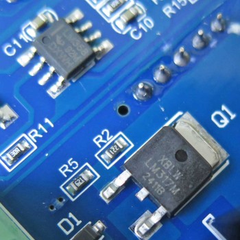 ماژول کاهنده XH-M403 با نمایشگر ولتاژ و جریان قابل تنظیم ماژول کاهنده XH-M403 با نمایشگر ولتاژ و جریان قابل تنظیم