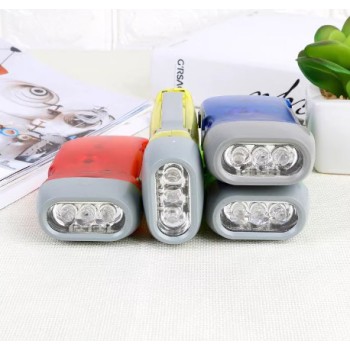 چراغ قوه هندلی با سه LED پرنور