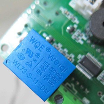 ترموستات دیجیتال XH-W1308 با نمایشگر دما و کنترل رله و هشدار