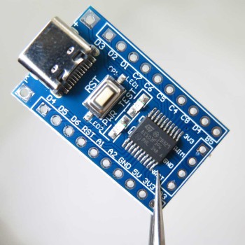 برد توسعه STM8S103F3P6 دارای رگولاتور  3.3 ولتی