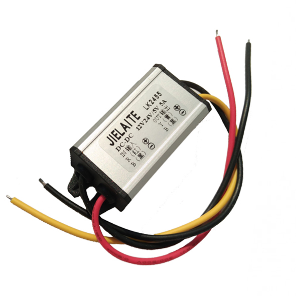 رگولاتور DC به DC کاهنده دارای خروجی 1A 5V ، کیس آلومینیومی و دامنه ولتاژ ورودی 12V إلی 24V