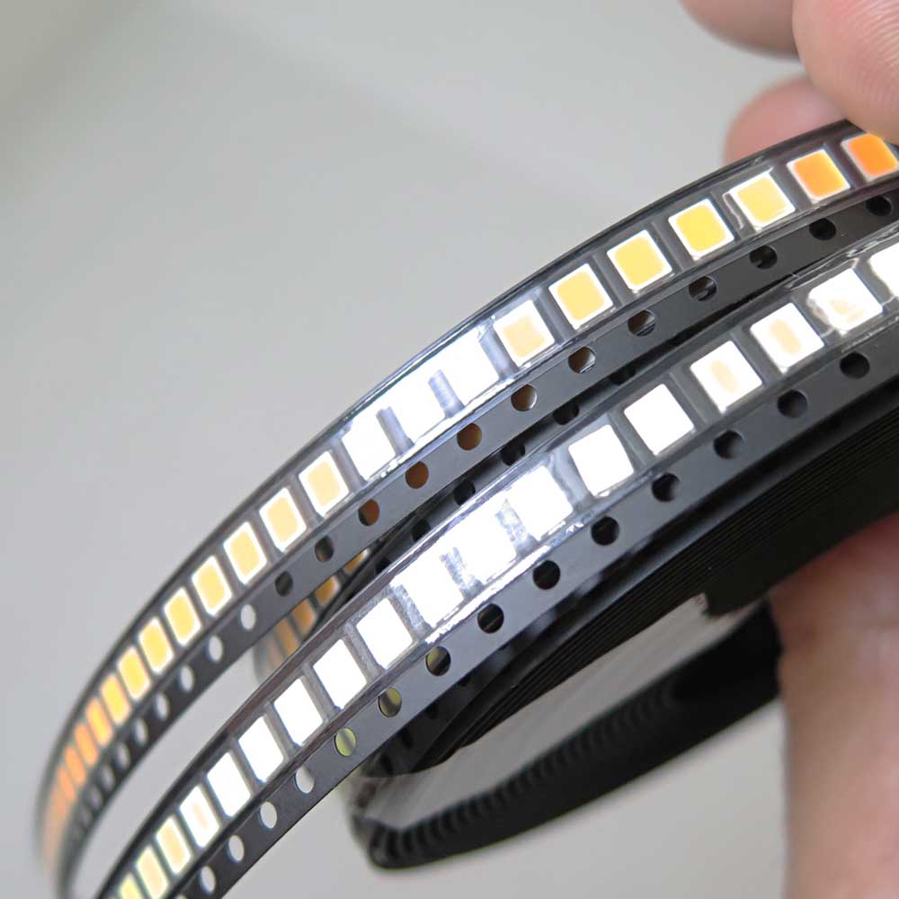 LED SMD پکیج 2835 ولتاژ 3 تا 3.4 ولت نور مهتابی و آفتابی بسته 20 عددی